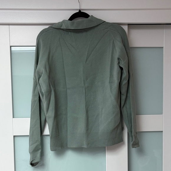 Max Studio Soft Green Pullover with Collar - Picture 4 of 4